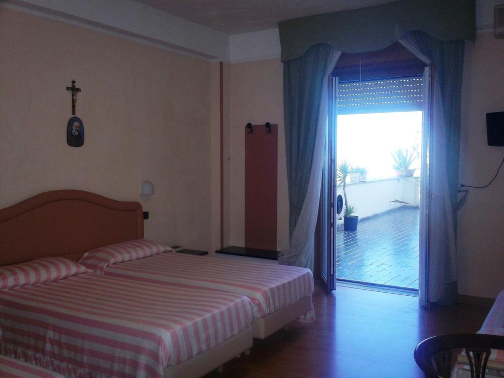 סן ג'יואבאני רוטונדו Hotel Gaggiano חדר תמונה