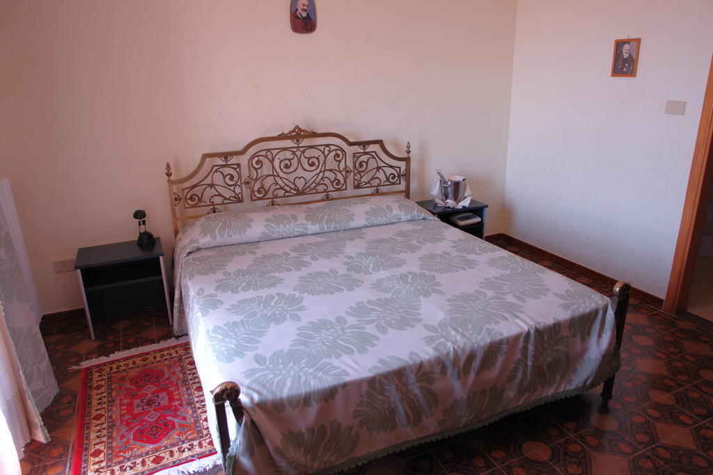 סן ג'יואבאני רוטונדו Hotel Gaggiano חדר תמונה